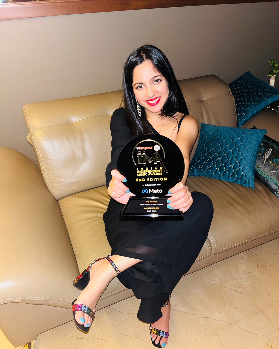 avantinagral's tweet photo. we won Best Rising Star at the IIMAs - thank you @Hungama_com @metaindia @ArtistAloud for the recognition and HUGE congrats to all the nominees - love to see the music industry getting recognition across sounds, genres and categories 🤍 #iimaxmeta https://t.co/JTkfO0d1Mc
