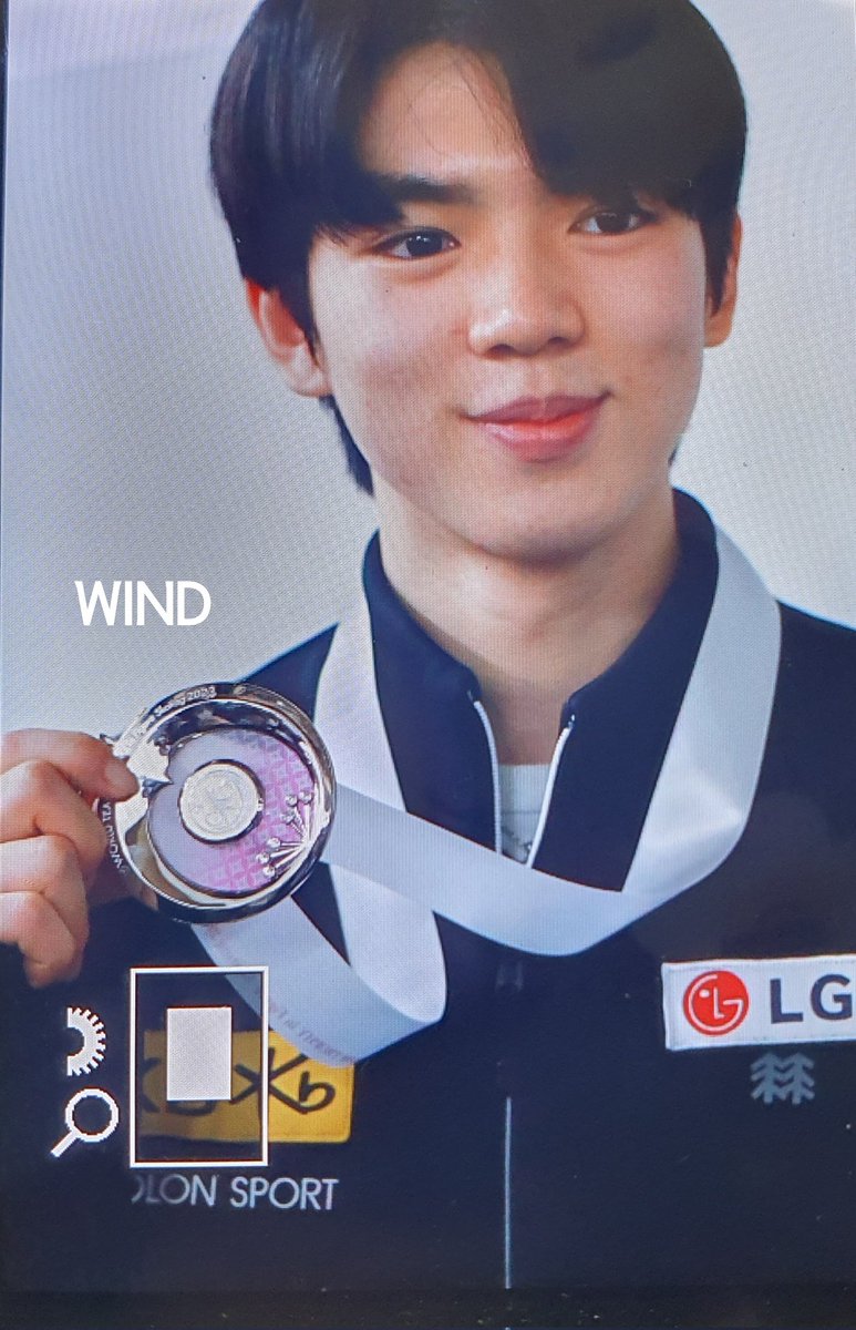 wind_vv's tweet photo. 🥈메달 자랑 타임🙂
장하다 캡틴 주나니 
#차준환 #junhwancha https://t.co/WXqZLQPBJz