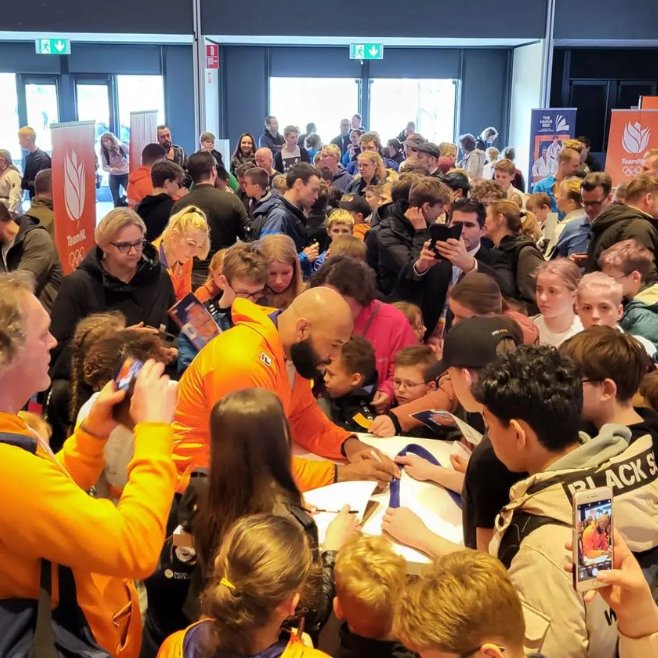 𝗦𝗽𝗼𝗿𝘁𝘄𝗲𝗲𝗸𝗲𝗻𝗱 = 🏆

🏀 Slag der Lage Landen <a href="/HeroesDenBosch/">Heroes Den Bosch 🏀</a> 
🏆 #korfbalfinale met <a href="/Korfbalverbond/">KNKV</a> Events app
🚴 Grenspalen plezier door Box to Box
🥋 Nationale Budodag met <a href="/RoyBoyMeyer/">Roy Meyer</a> 

#fanvanfans