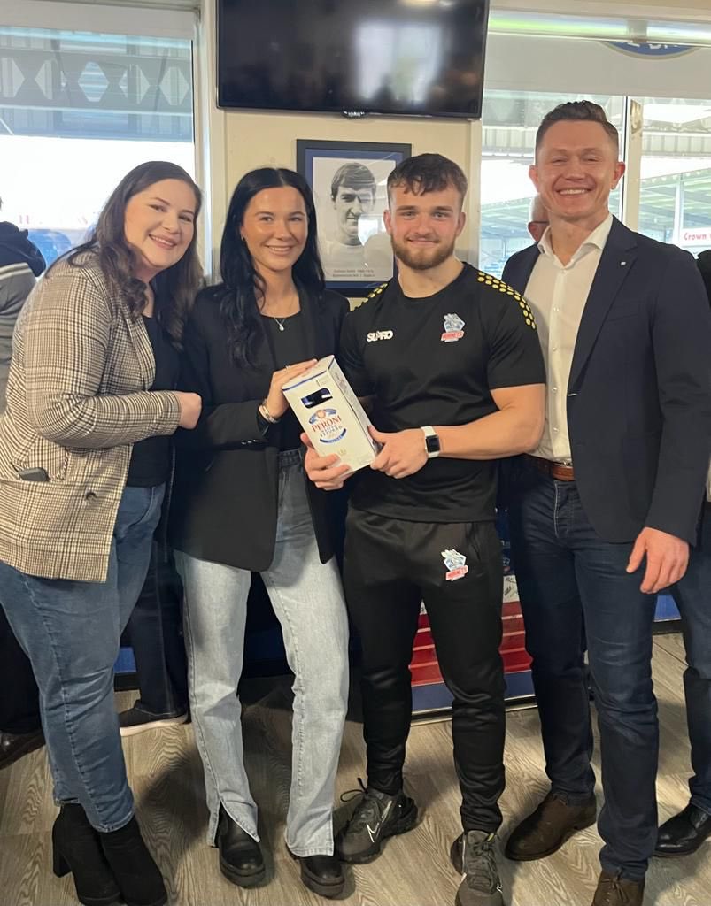 RochdaleHornets's tweet photo. We would like to further say a massive thank you to yesterday’s main match sponsors, 𝗪𝗶𝗹𝗹𝗶𝗮𝗺 𝗝𝗮𝗺𝗲𝘀 𝗥𝗲𝗰𝗿𝘂𝗶𝘁𝗺𝗲𝗻𝘁.

⭐️ Aiden Roden was named sponsors man of the match. 

We hope you all enjoyed the day, @WJRecruitment 🙌

#ThisIsRochdale #HornetsRL🐝 https://t.co/tKiXuvwiwL