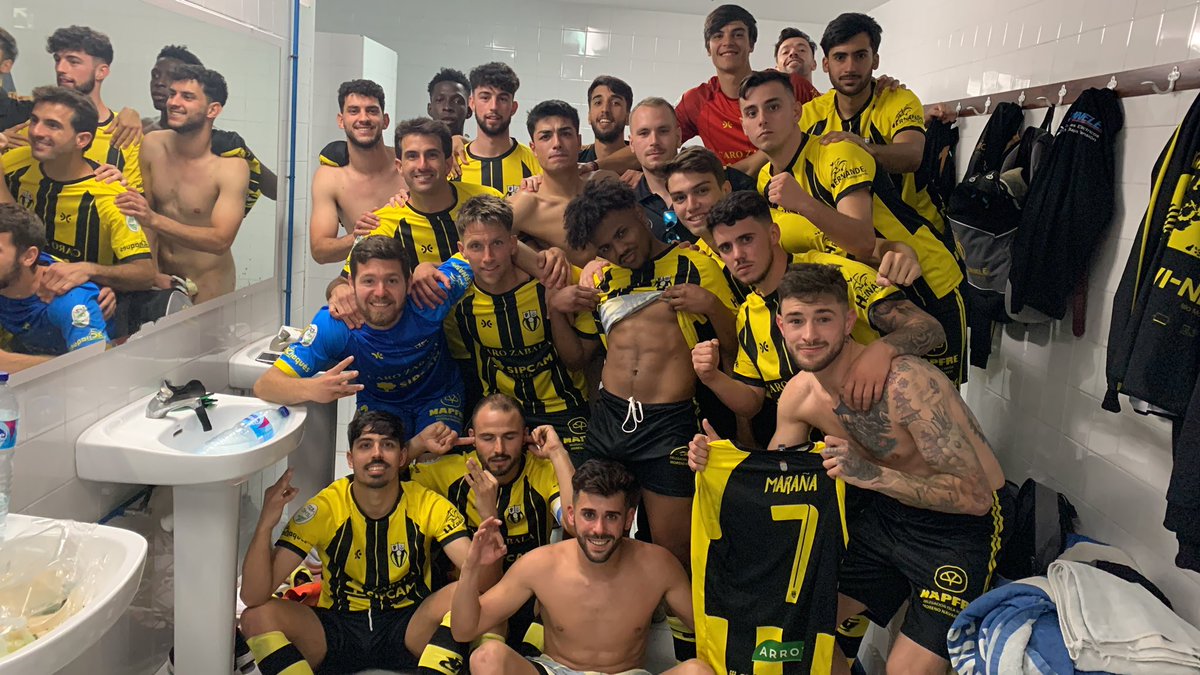 A falta de 3 jornadas este equipo👇🏻,estará en d honor la próxima temporada,lo mejor está por llegar. Vamos a por más.⚽️💪.