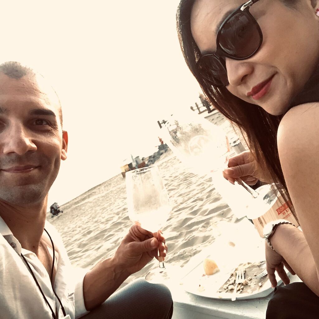 EnricoMBMusic's tweet photo. La prospettiva più giusta è insieme 🥂 ❤️ 🥂
#enricomariabatassa #enricomariabatassamusic #embmusic #enricomariabatassaprojects #musica #music #ioete #meandyou #meete #noi #family #famiglia #noipersempre #together #stareinsieme #tantoamore #amorevero #cantare #cantando #cantar… https://t.co/PbFw2m4AHG