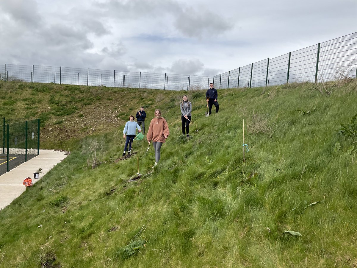 gaelcholaistec's tweet photo. Bhí Bl 4 gnóthach i rith Sheachtain na gCrann i mbliana ag cur crann ar ár suíomh nua! 4th yrs were busy planting trees on lovely new grounds during tree week just before Easter. Maith sibh! @Corkcoco @CorkETB #treeweek2023 @ManchanMagan https://t.co/Y2hTL01Zds