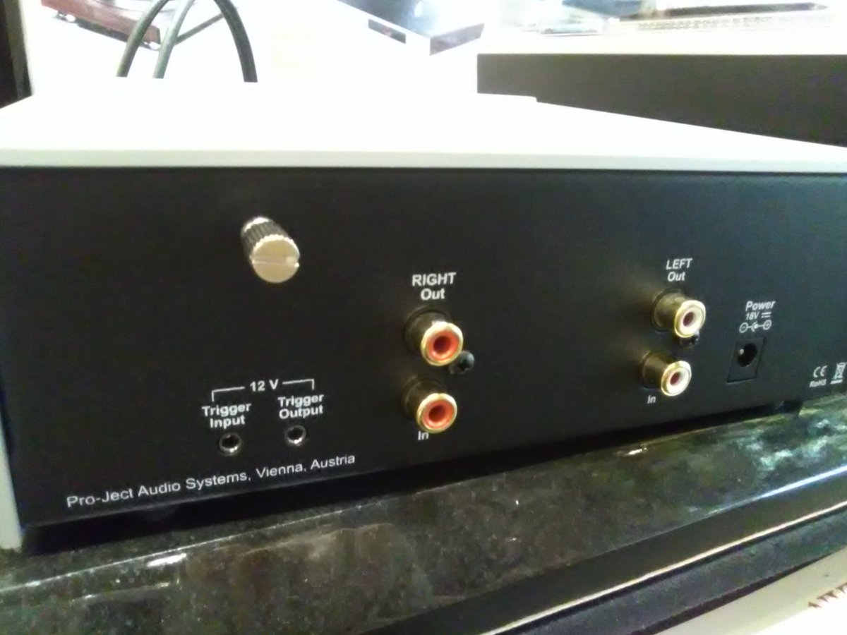 oku_papa's tweet image. あらゆる面でクォリティがドラスティックかつ均等に向上する感じです。階調も丁寧に描かれ。音階がよくわかります。音楽を丁寧に聴き分けたいならフォノイコはこのクラスは必須といえます。

シマムセン２Ｆにて展示・販売中です。
#ProJectAudio #audio #シマムセン #試聴