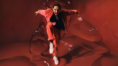 eandreetta's tweet photo. The popularity of sports shoes is growing as part of everyday #fashion. The sports #footwear market is expected to be worth almost €70.5 billion globally in 2025. #sneakers  #trainers  https://t.co/2QaWdExl6s #sportshoes #sportswear https://t.co/jBvKHqFCje