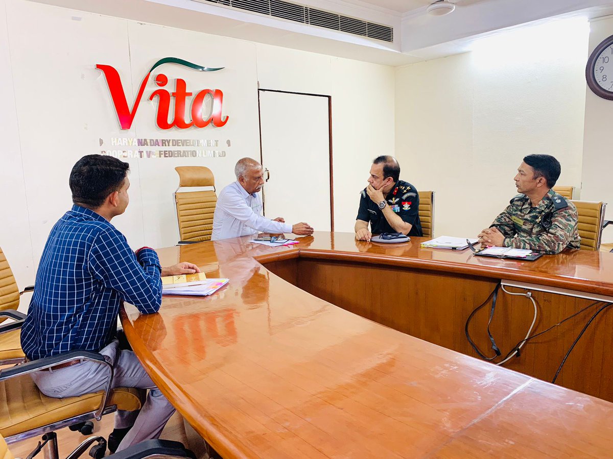 dgrIndia's tweet photo. MoU for allotment of VITA milk booths to ESM in Haryana was signed today between #DGR and #HDDCF Ltd. As per the MoU, 10% #vita milk booths will be reserved for #ESM.
@adgpi
@IAF_MCC
@SpokespersonMoD
@IndiannavyMedia
@secyesw https://t.co/2vZyw5JORf