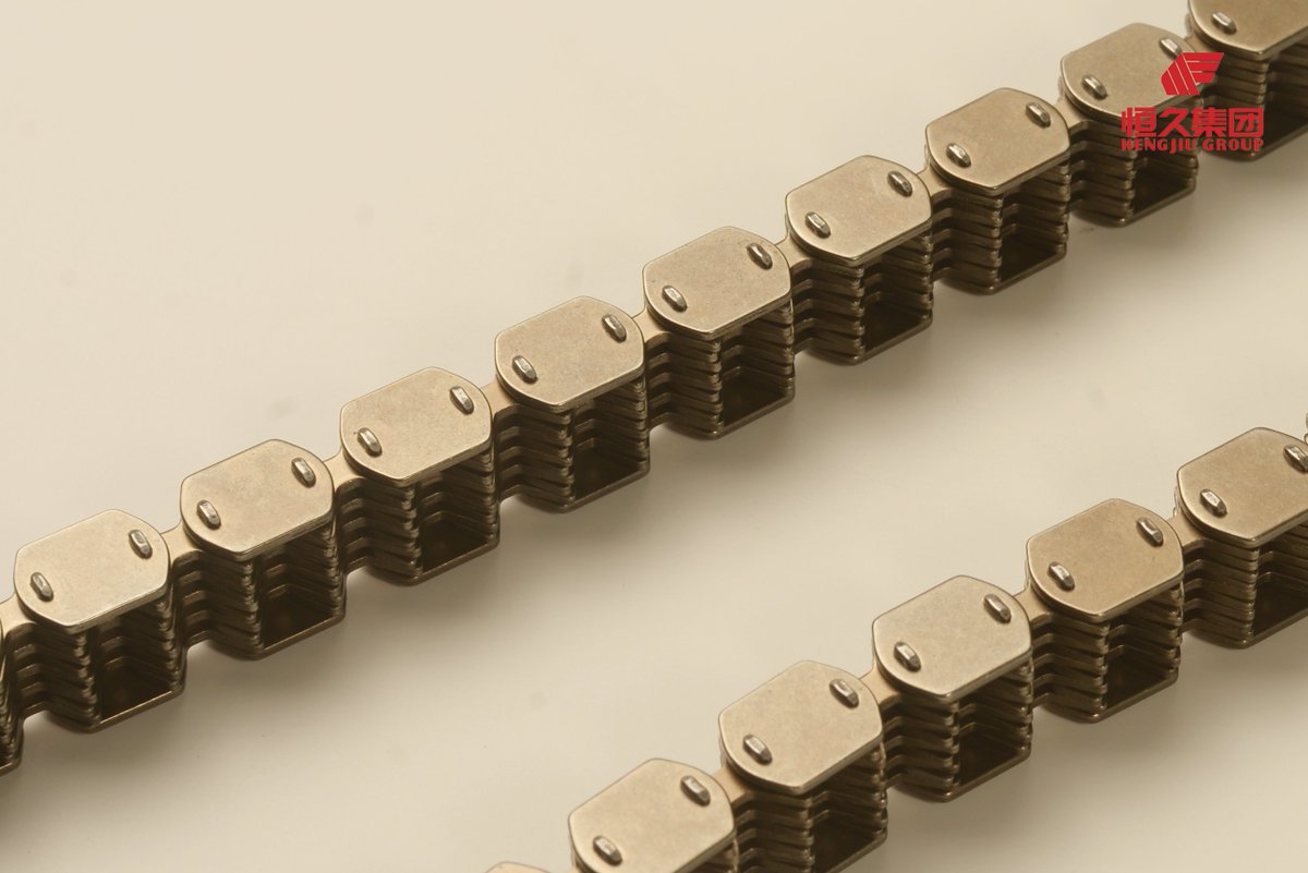 hengjiuchains's tweet image. Double pin #silentchain is also known as roller pin silent chain, its #wearresistance is seven times that of single pin silent chain, is more than 15 times that of the same pitch silent chain. #chain #doublepinsilentchain #toothedchain #rollerpinchain #industrial #mechinery