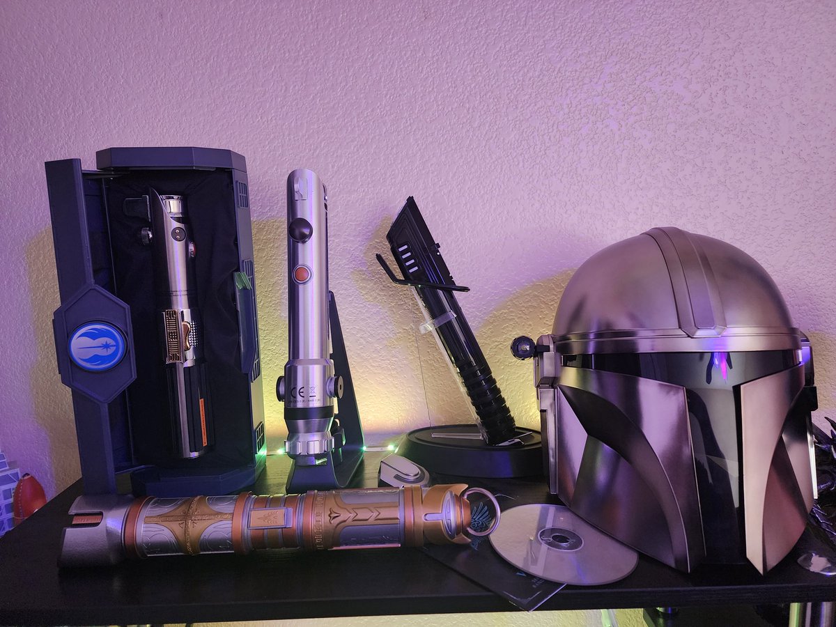 deadwillpower's tweet photo. The force is strong with this one. https://t.co/qvckufmN8I