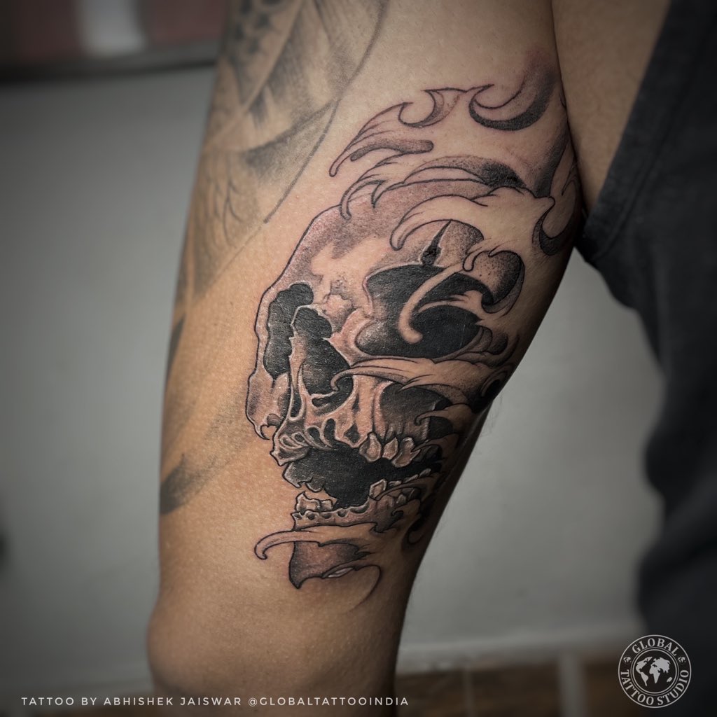 Global_Tattoo's tweet photo. Japanese Skull Tattoo 
Artist : @abhishek_hiralal_jaiswar 
@globaltattooindia 
.

#skull #art #skulls #skullart #tattoo #skulltattoo #halloween #drawing #skeleton #ink #artist #illustration #darkart #artwork #tattoos #gothic #handmade #dark #goth #sketch #bones #japanes https://t.co/vkyVmdJeoD