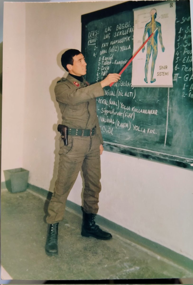 Aldığımız zorlu eğitimin hakkını Askerde,serbest eczanede,SGK reçete kontrol, hastane eczanesi,Titck, Sağlık Müdürlüğü,İlaç fabrikası,bu kadar kritik kurumlarda çalıştığımız halde bizi goremeyenler utansın.#Teb#Saglikbskanligi#Calismabskanligiduyun bizi#eczacicandircanandir.