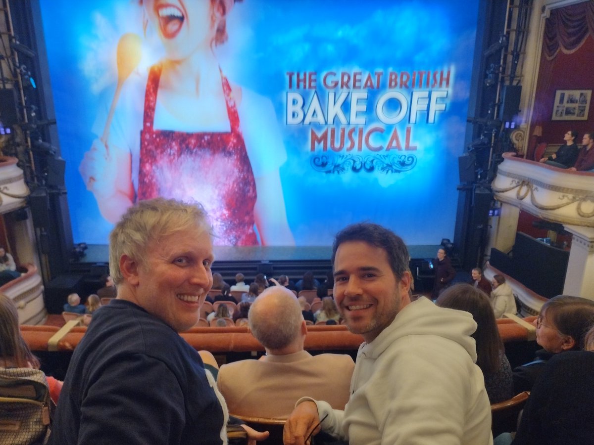 Proper full-on weekend... Lovely Afternoon Variety in Colne, headed straight to Southport for gorgeous United Voice Show Choir, then straight down south at 10pm to be <a href="/pineappledance/">PineappleDanceStudio</a> for a nice audition next day and saw <a href="/BakeOffMusical/">The Great British Bake Off Musical</a> again in the evening. Tired, but happy! 🥰