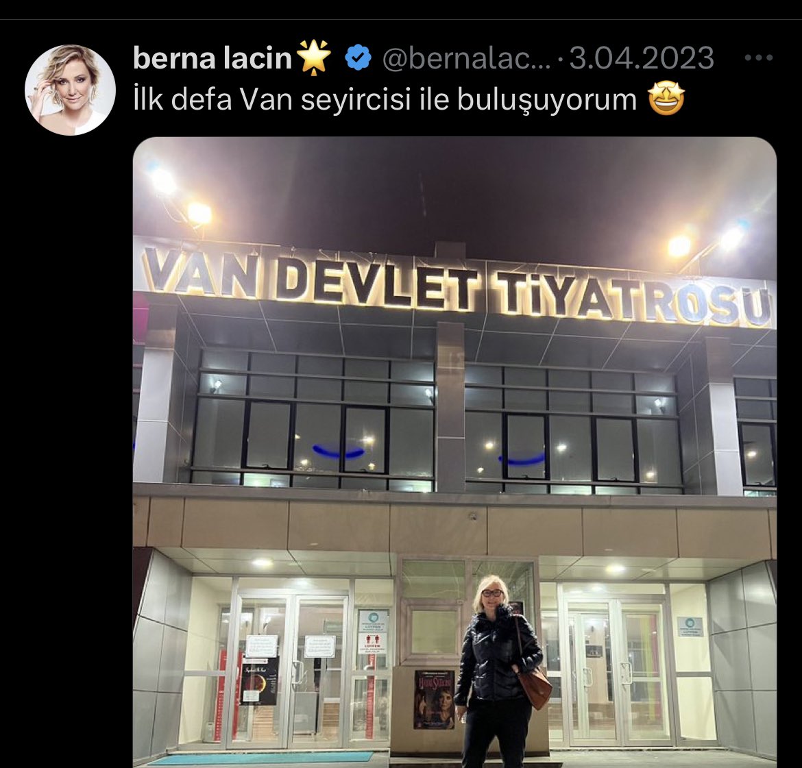 @bernalacin35 Van’da özgürce dolaşırken Akdamar kilisesinde “ne olur tanrım Paris yanmasın” diye dua etmiş midir.. ? 

Berna bugün Paris’e gitse sokağa çıkamaz ama Van’da özgürce gezip tiyatro oynayabiliyor, çünkü  #ErdoğanYaptı