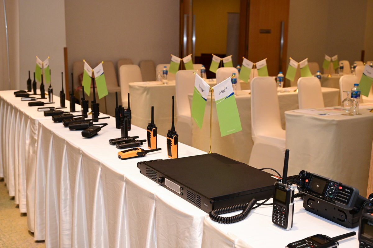 HyteraHYT's tweet photo. Last Friday we hosted the #Hytera Vietnam Hospitality Industry User Seminar in Ho Chi Minh City. The event brought together the best hotel and retail practitioners in Vietnam and top minds in the #communications industry to share Hytera's advanced comms solutions. https://t.co/XlbNIvmrER