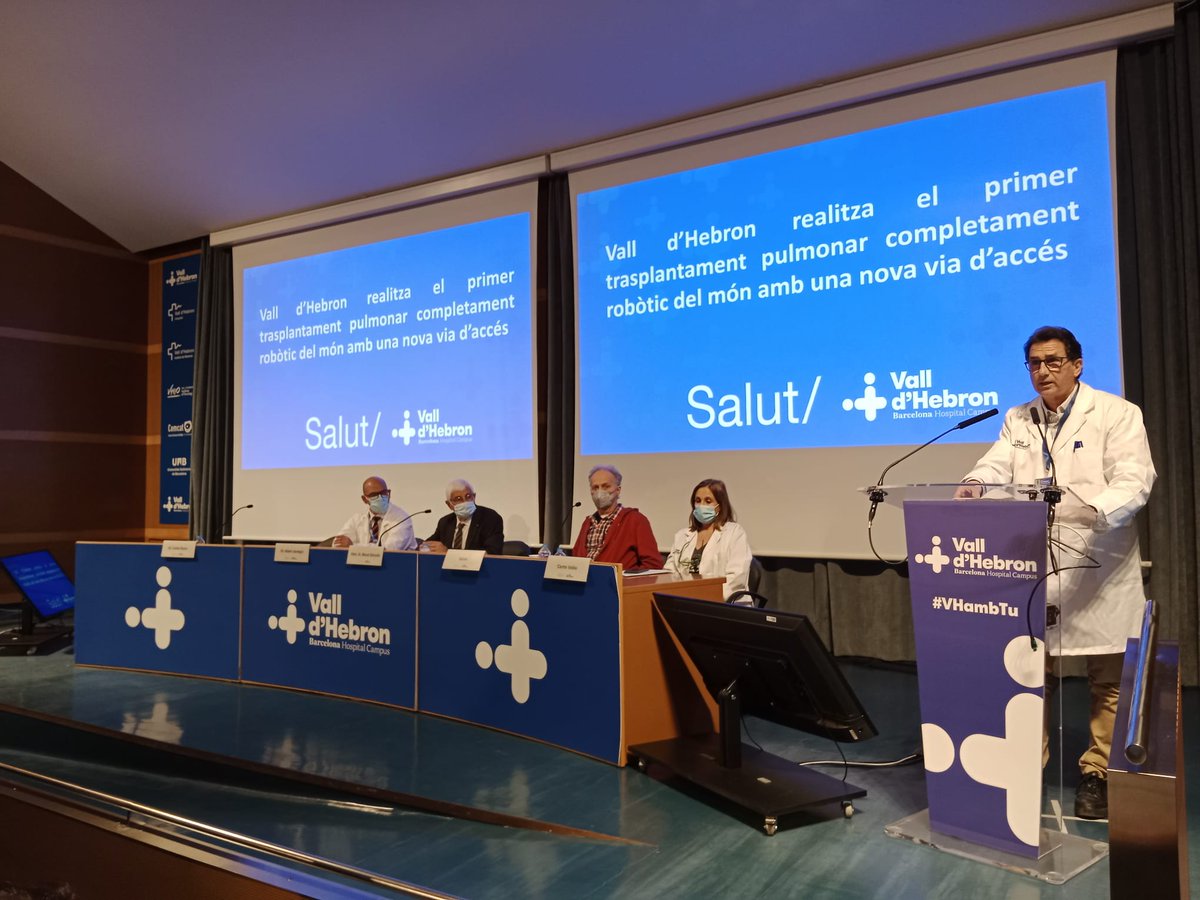 El Dr. Carles Bravo, responsable mèdic del Programa de Trasplantament Pulmonar de #VallHebron, destaca que aquest programa “entra en una nova etapa de cirurgia mínimament invasiva amb múltiples avantatges per al receptor del trasplantament”.