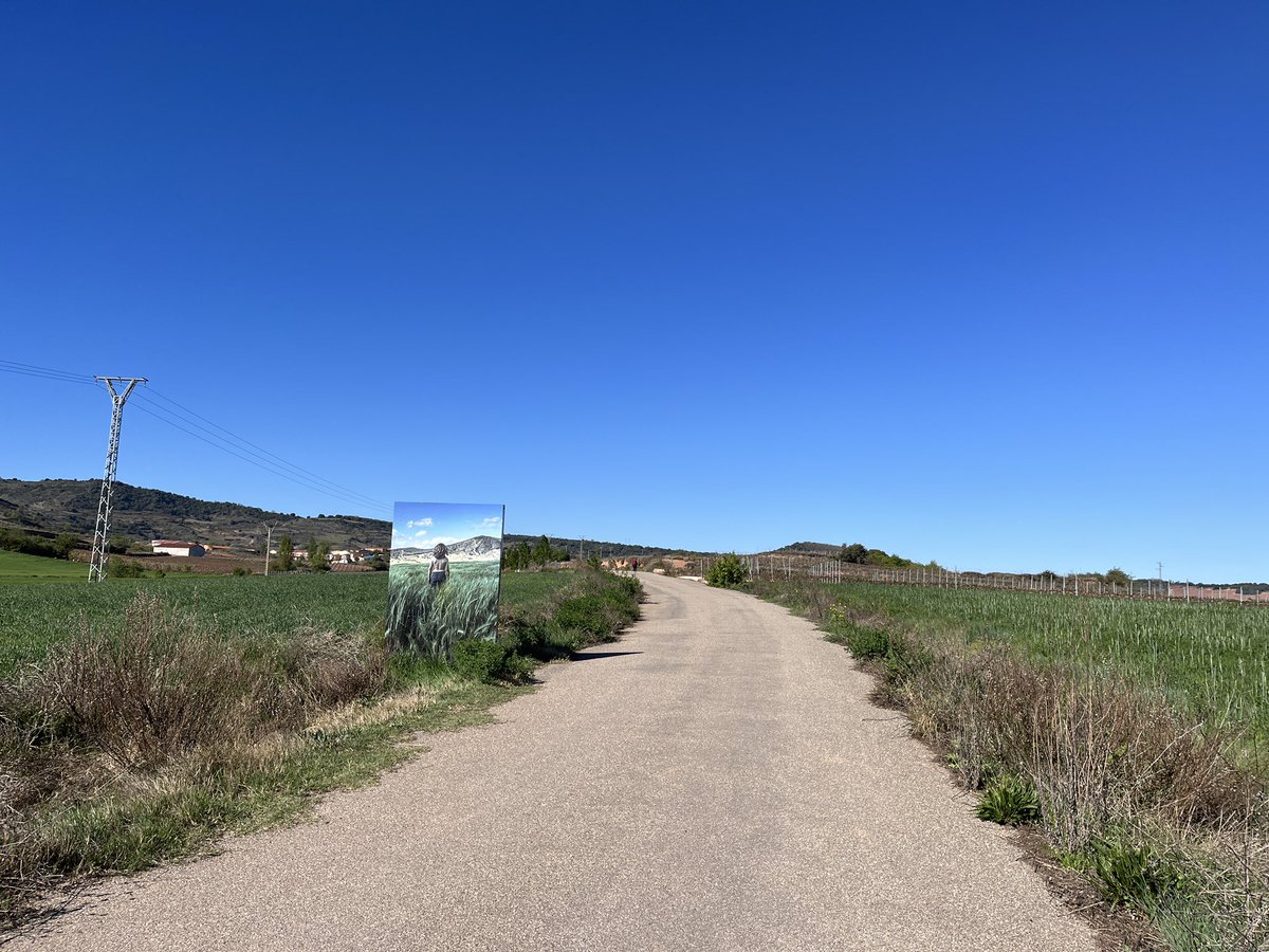 Pilgerurlaub's tweet photo. 17km von Navarrete nach Najera. Heute ohne Regen, aber der kalte Wind ist noch da. #jakobsweg #caminofrances #pilgern https://t.co/FuEsKth8Al