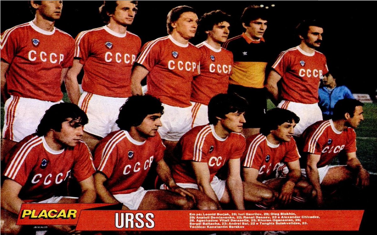 DTenGenteSexy's tweet photo. @jptaborda74 @Buysan @ERivas4 @SebaChittadini @juansamuelle @analaurafaral @grazianopascale @delaion2511 @_gerperez @Bassorelli @AgustinBasso_ 1. La #URSS obtuvo el segundo mejor promedio en las eliminatorias rumbo a España '82 por detras de la #RFA de Jupp #Derwall
2. Enfrento a la #Argentina del ''Flaco'' #Menotti con poca distancia en calendarios ambos (1:1) Diciembre 1980 en #MardelPlata, Abril 1982 en #BuenosAires https://t.co/u0v43CSkth