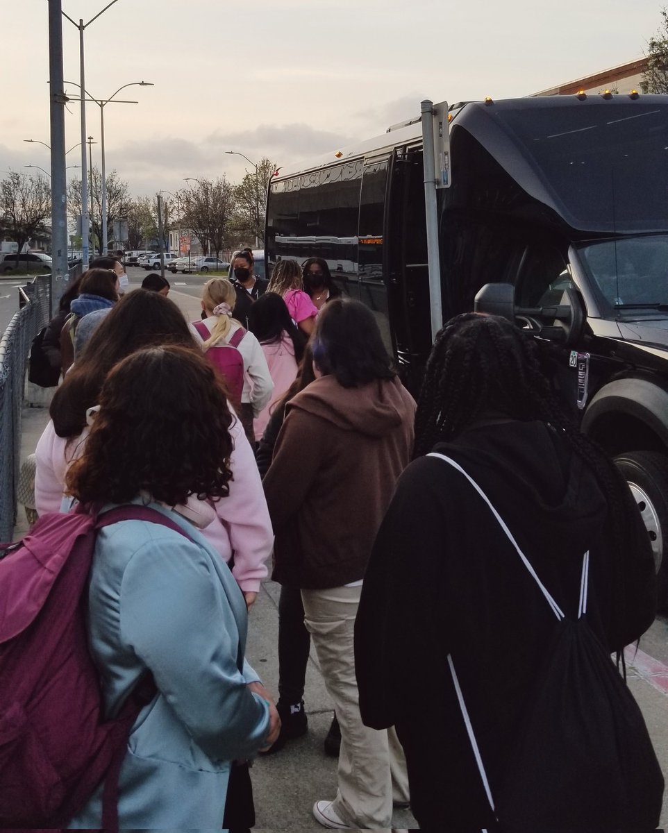 Excited to gather with Alliance for Girls this morning as we make our way up to Sacramento for #IGNITEtheCapitol2023 & advocate for bills like @SenDaveMin's #SB434 to make public transit safer for all Californians! #NoPlaceForHateCA #CALeg