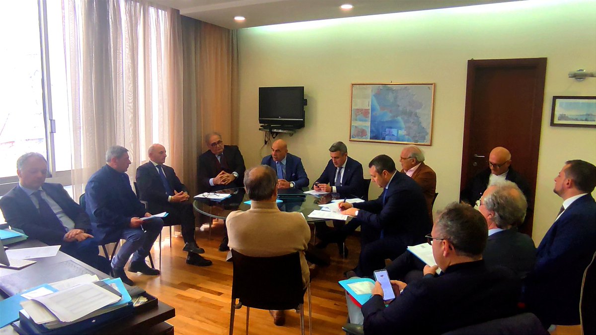 EnteEic's tweet photo. È iniziato il Comitato Esecutivo

#eic #comitatoesecutivo #enteidricocampano https://t.co/5NtqjkY9OC