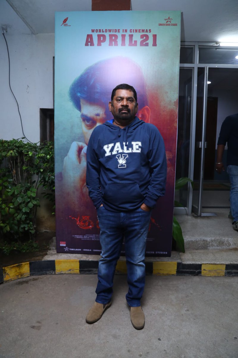 yctamil's tweet photo. Director SaravanaSakthi , 
Wide angle Ravi Shankaran, 
@Gopikri_edit 
Music Director Mahalingam arrived at
#Kulasami 🔱 Audio &amp; trailer Launch  

Releasing World Wide on April 21st

@ActorVemal @TanyaHope_offl
#MIK_PRODUCTIONS 💰@SanjitSivStudio Release
@richygame @PROThiyagu https://t.co/w8xOeCtsgu