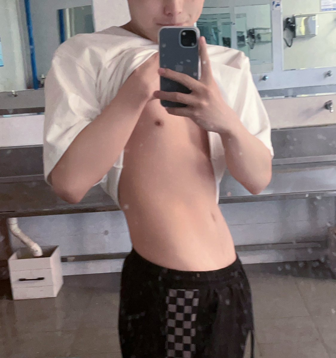 cc5481402048321's tweet photo. 还是瘦 https://t.co/fSquTUZlpH