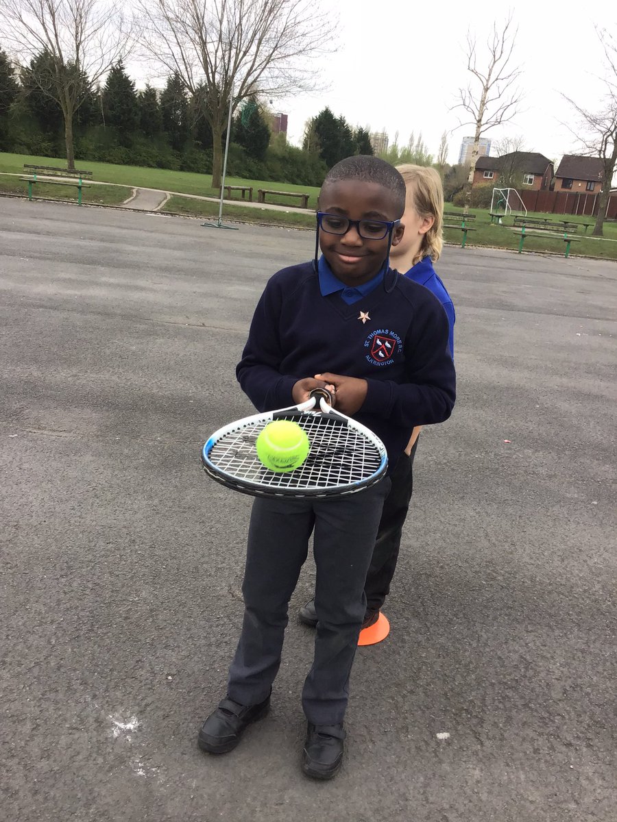 MissByrneSTM's tweet image. We had so much fun today in PE. An introductory to tennis building on ball skills 🎾 #STMPE