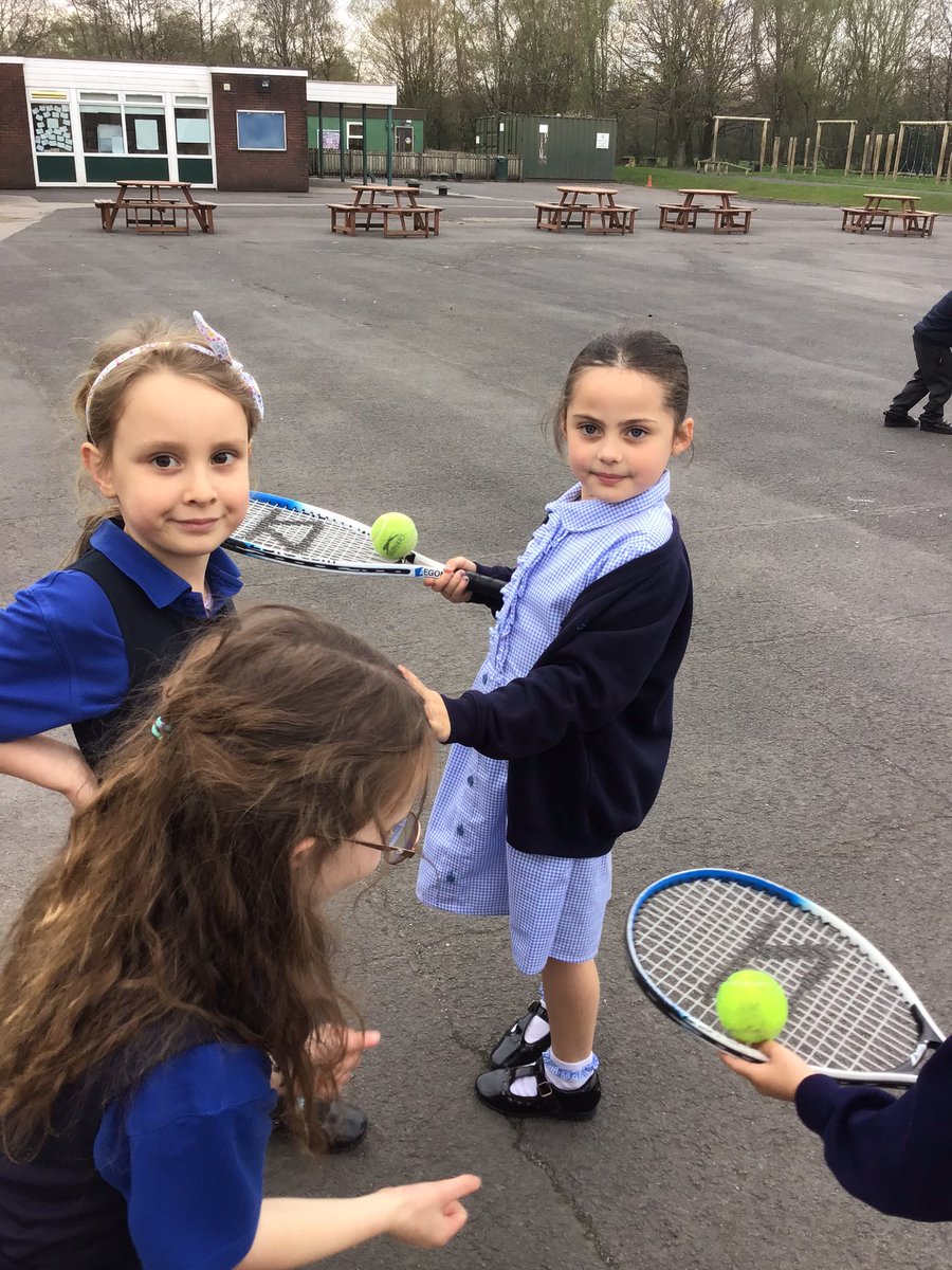 MissByrneSTM's tweet image. We had so much fun today in PE. An introductory to tennis building on ball skills 🎾 #STMPE