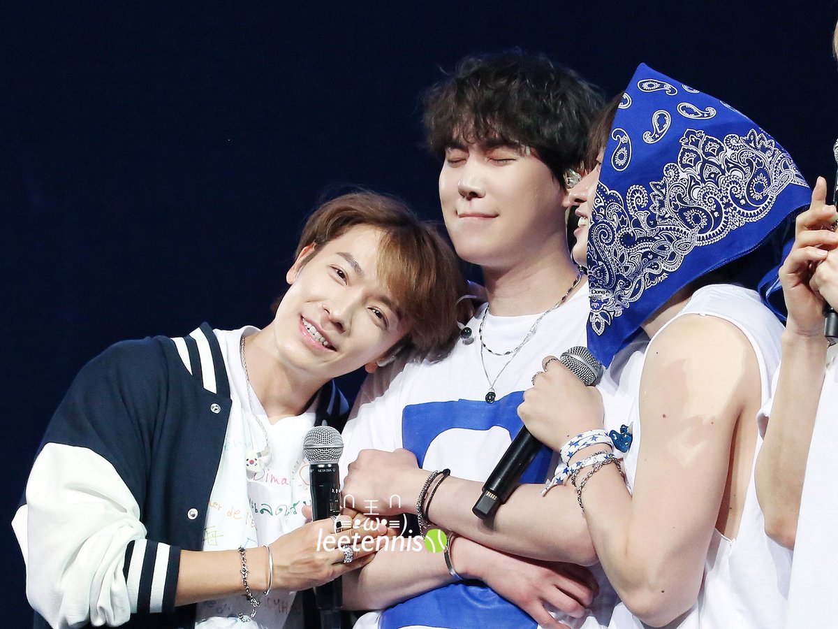 🐯🐧🐰💙

#슈퍼주니어 #SUPERJUNIOR
#은혁 #eunhyuk
#동해 #donghae 
#규현 #kyuhyun

𝕡𝕝𝕫 𝕕𝕠𝕟’𝕥 𝕣𝕖𝕞𝕠𝕧𝕖 𝕥𝕙𝕖 𝕝𝕠𝕘𝕠 𝕠𝕣 𝕞𝕠𝕕𝕚𝕗𝕪