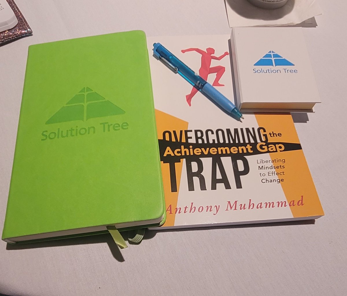 Selene Talamantes (@stalamantesbist) on Twitter photo #SolutionTree providing lots of learning today!
<a href="/nisdelemelar/">Elementary ELAR</a> <a href="/NISDElemCI/">Elementary CI</a> @NicSanders730 #SolutionTree providing lots of learning today!
<a href="/nisdelemelar/">Elementary ELAR</a> <a href="/NISDElemCI/">Elementary CI</a> @NicSanders730