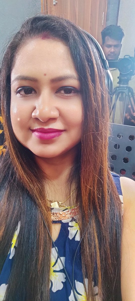 sohinimishra6's tweet photo. #Light #camera #action โค๏ธ
#loveforwork #dedication #artist #artistlife #performer #playbacksinger #indianidolfame #SohiniMishra #sohinimishrasongs https://t.co/THRFp7ueCI