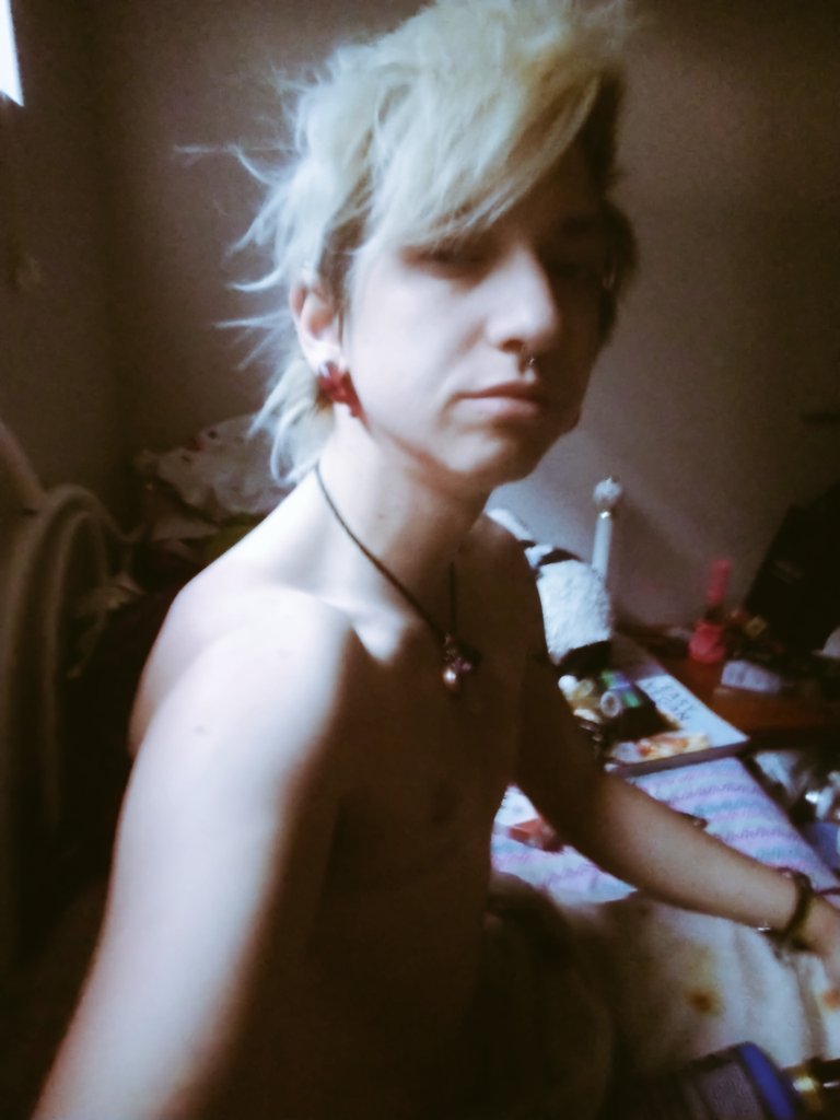 Chaotic Queer BF On Twitter How Would You Feel Waking Up To Me 