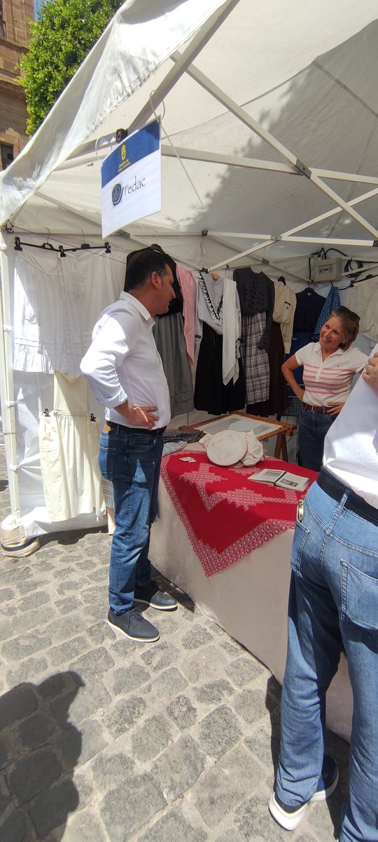 UnidosxGaldar's tweet photo. Ayer el equipo de UnidosxGC Gáldar, estuvo acompañando a los diferentes negocios, artesanos y personas en la feria del Queso, en la que escuchamos a las personas, sus necesidades y la importancia de apoyar a este sector
#despiertagáldar https://t.co/HcP1tSw5Ow