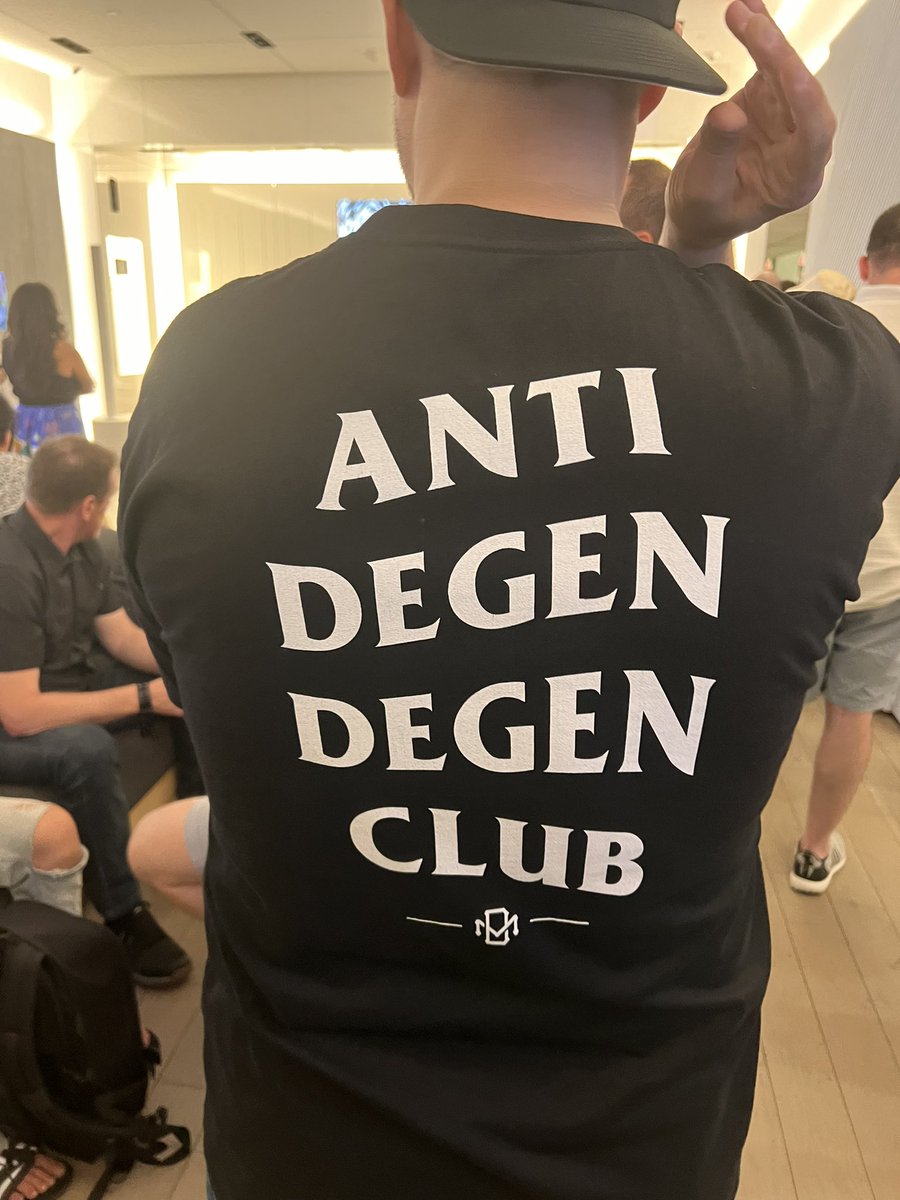 FlyersDistrict's tweet image. #Degeneracy 😅