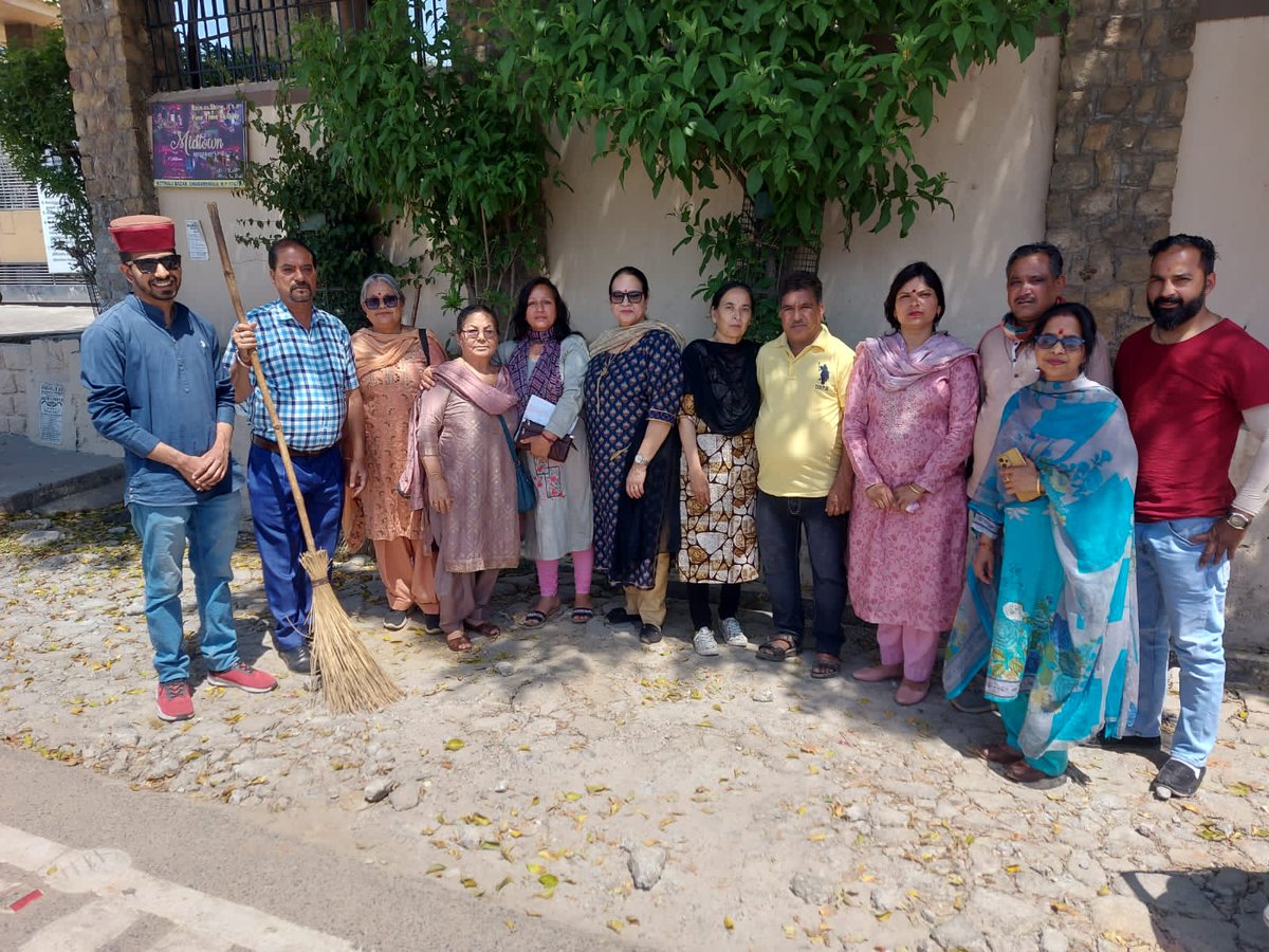 RanjuRastogi's tweet image. Cleanliness  drive held today on main road outside  synthetic  track  by  karyakartas  of Bjp Mandal
#  Dharamshala before G20 Meet .
#CityClean 
#dharamshalalocal
#NarendraModi
 @jairamthakurbjp 
@PavanRanaRSS  @VanathiBJP
@InduGoswamiBJP @Rashimdharsood 
@vishalnehriahp @