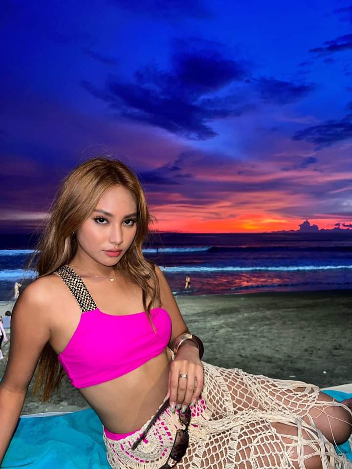ilovebellee's tweet photo. Happy Birthday, our best girl @belledelosrxyes 🥳💗 Please keep in mind that we love and support you endessly. See you soon, our best girl!! 🎉💗 https://t.co/Ix8zFkEuLX