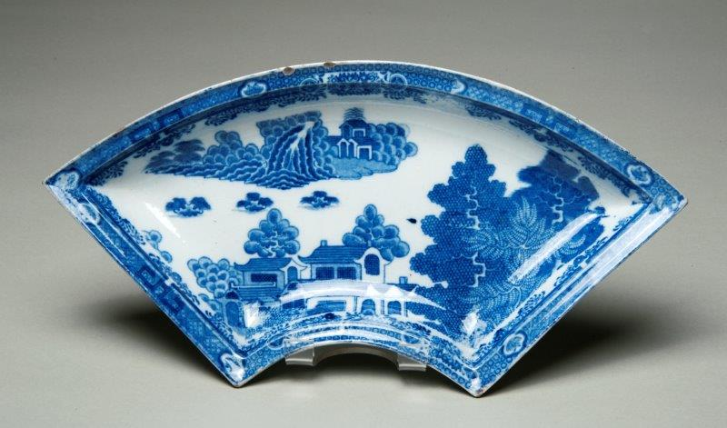 CannonHall1760's tweet image. #MondayMakers Josiah Spode established his pottery in the 1780s and it was bought by Copeland in 1833 and was sometimes known as Spode Copeland.

Spode were well known for producing ceramic mimicking Chinese blue and white porcelain and even devised the famous 'Willow Pattern'