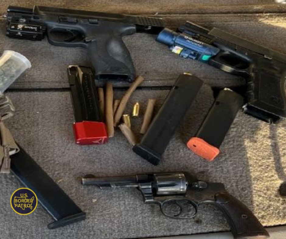 USBPChief's tweet photo. Past 72 Hours...

-15,985 Apprehensions
-1 Agent Assaulted
-459 lbs. Cocaine
-149 lbs. MJ
-8 lbs. Heroin
-$27,052 Currency
-3 Firearms Seized
-7 Sex Offenders Arrested
-1 Convicted Murderer Arrested
-3 Gang Members Arrested
-3 Rescues

Busy weekend! Great work! https://t.co/U7pI4OSSOJ