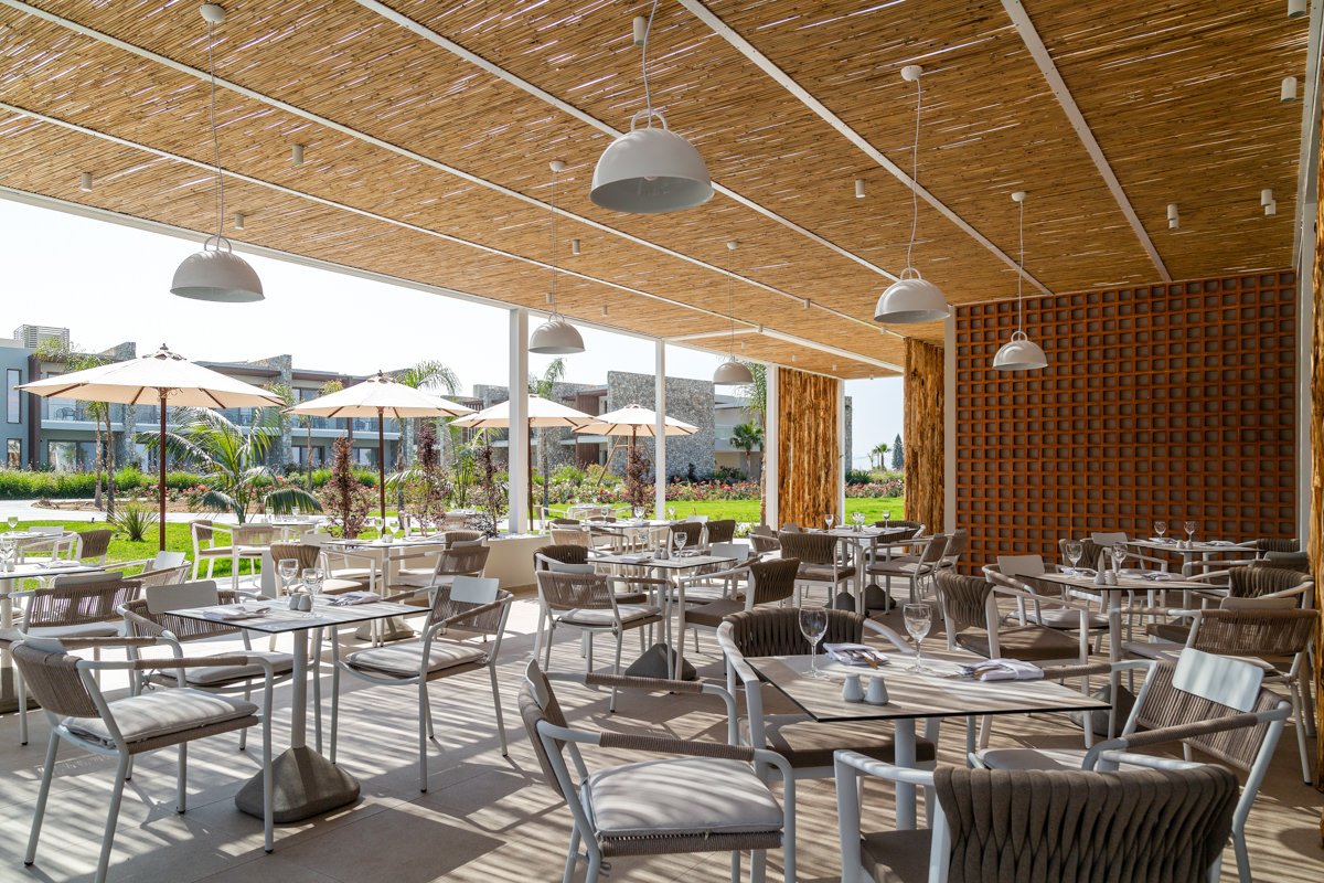 blu_utopia's tweet photo. Relaxing atmosphere by the pool, delicious snacks and refreshing cocktails are waiting for you at Meraki snack bar! #utopiablukos #meraki #snackbar #kosisland #Greece #kos #summer #vacation https://t.co/LsEUIRDhLD