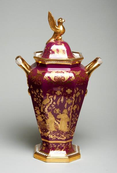 CannonHall1760's tweet image. #MondayMakers Josiah Spode established his pottery in the 1780s and it was bought by Copeland in 1833 and was sometimes known as Spode Copeland.

Spode were well known for producing ceramic mimicking Chinese blue and white porcelain and even devised the famous 'Willow Pattern'