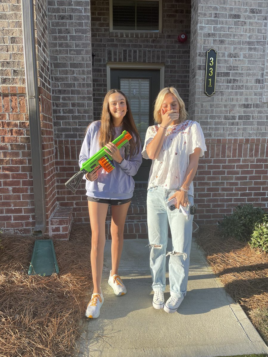 crottychoppas's tweet photo. Cheeto slut didn’t even try to defend herself this morning… maybe try harder? @CHSwarriorsNerf @orangesluts https://t.co/zx7i5euxKR