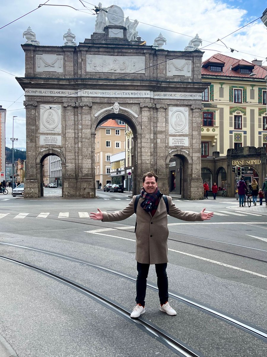 V hlavnom meste Tirolska #Innsbruck 🇦🇹👍🏻 niečo ako “Veľká Banská Štiavnica v Tatrách” 😊
#travelmood #weekendtrip #Austria #historylovers #habsburgmonarchy #Travel #travelphotography #traveltips #zahahadid #archilovers #trip