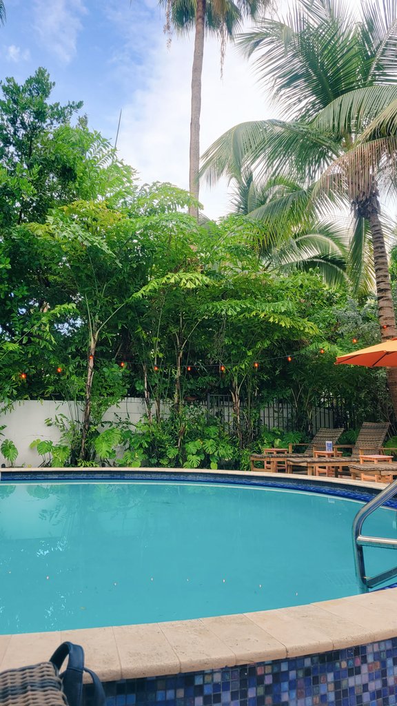 In Miami for #POSSIBLE2023 🌴 riding the jet lag wave ahead of some connecting and learning!