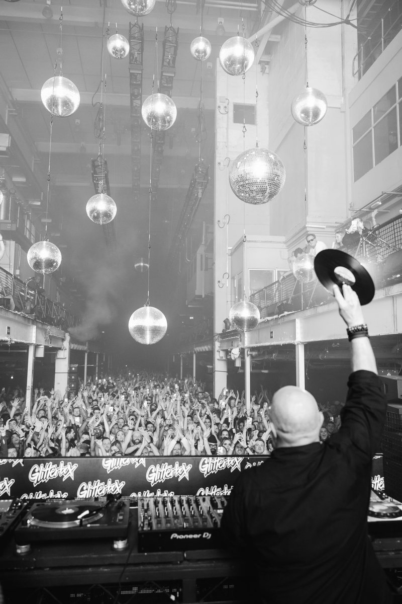 Simon Dunmore tweet media