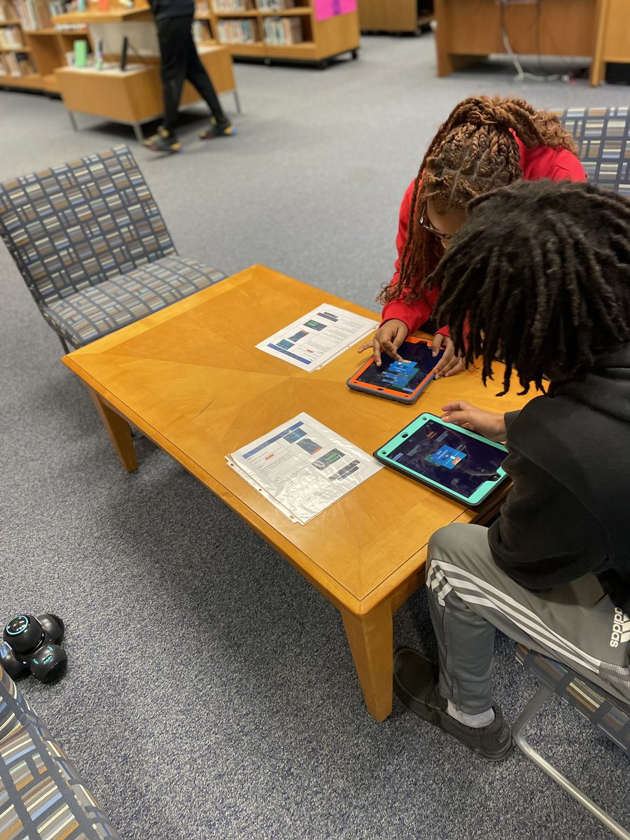 Planning for a #makerspace by exploring robots, microbits, &amp; circuitry <a href="/eastwakehs/">East Wake iTech and Design Magnet High School</a>! #wonderwake #CSedWCPSS <a href="/wcpssdll/">wcpssDLL</a>