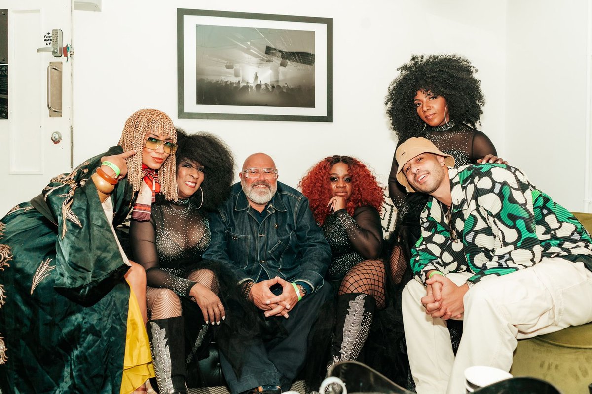 Simon Dunmore tweet media