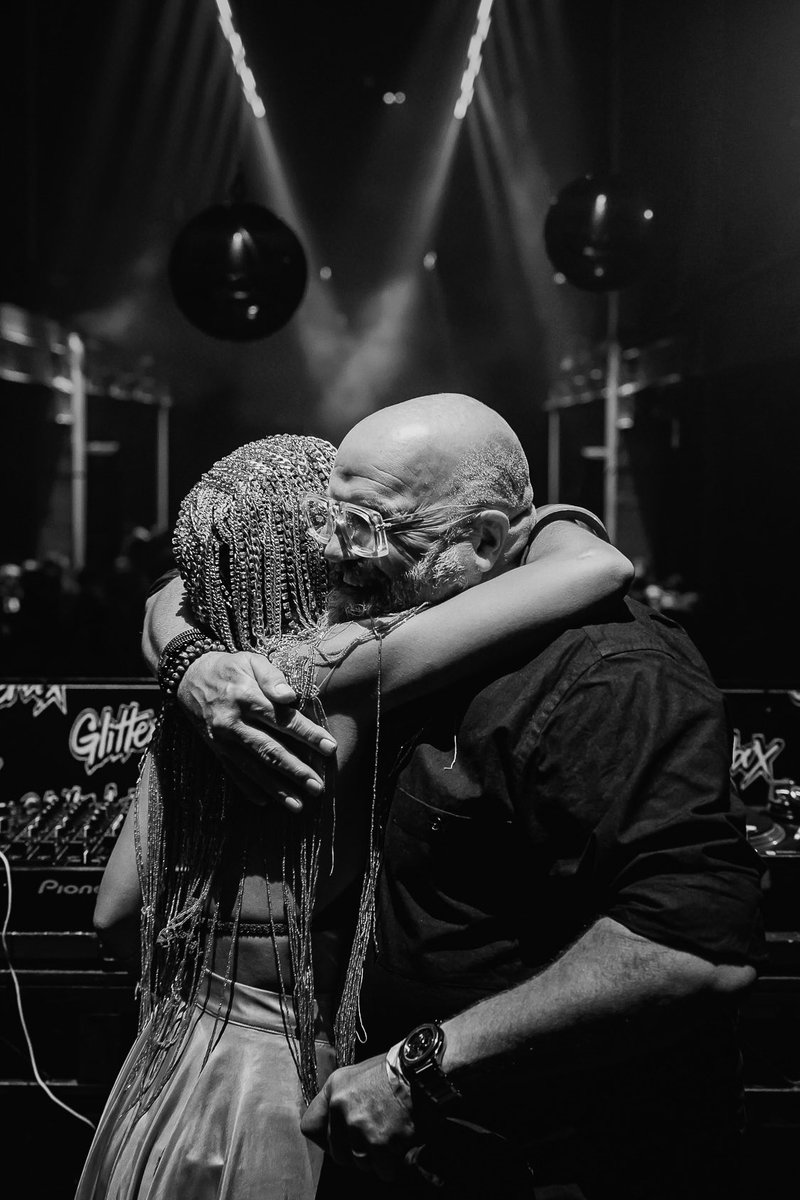 Simon Dunmore tweet media