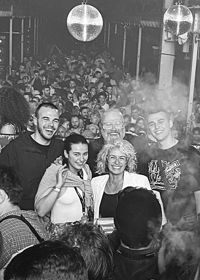 Simon Dunmore tweet media