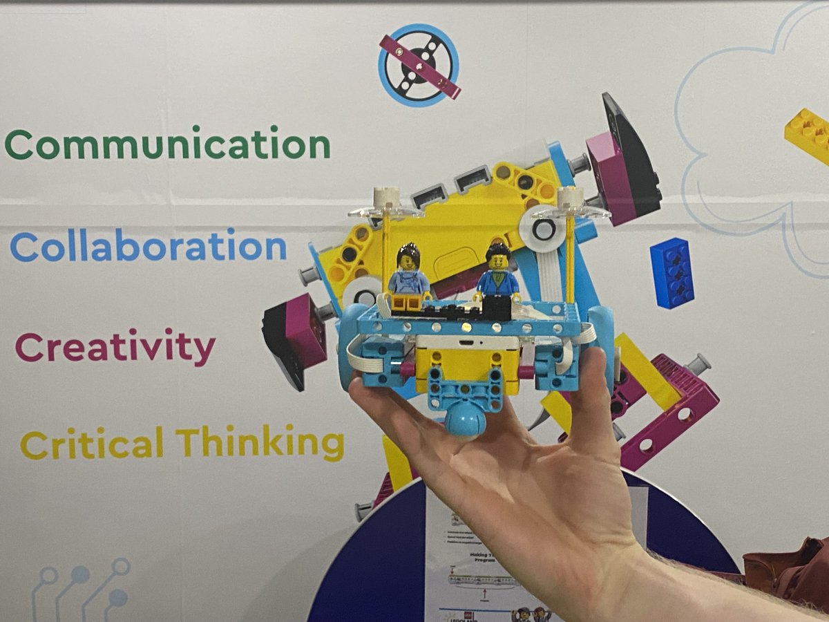 Hands-on, active learning experiences build confidence in STEAM subjects... discover how @LEGO_Education #SPIKE and #BricQ resources can enhance your curriculum at a FREE online demo & receive a FREE LEGO gift! SIGN UP HERE: raisingrobots.com/free-workshops…