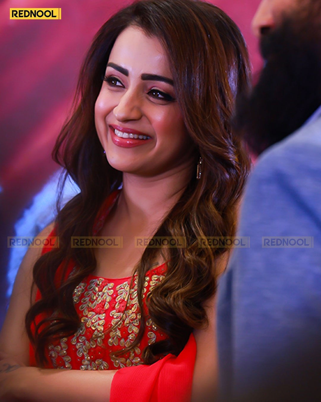 Ft67nx8XoAgKSrq?format=jpg&name=large