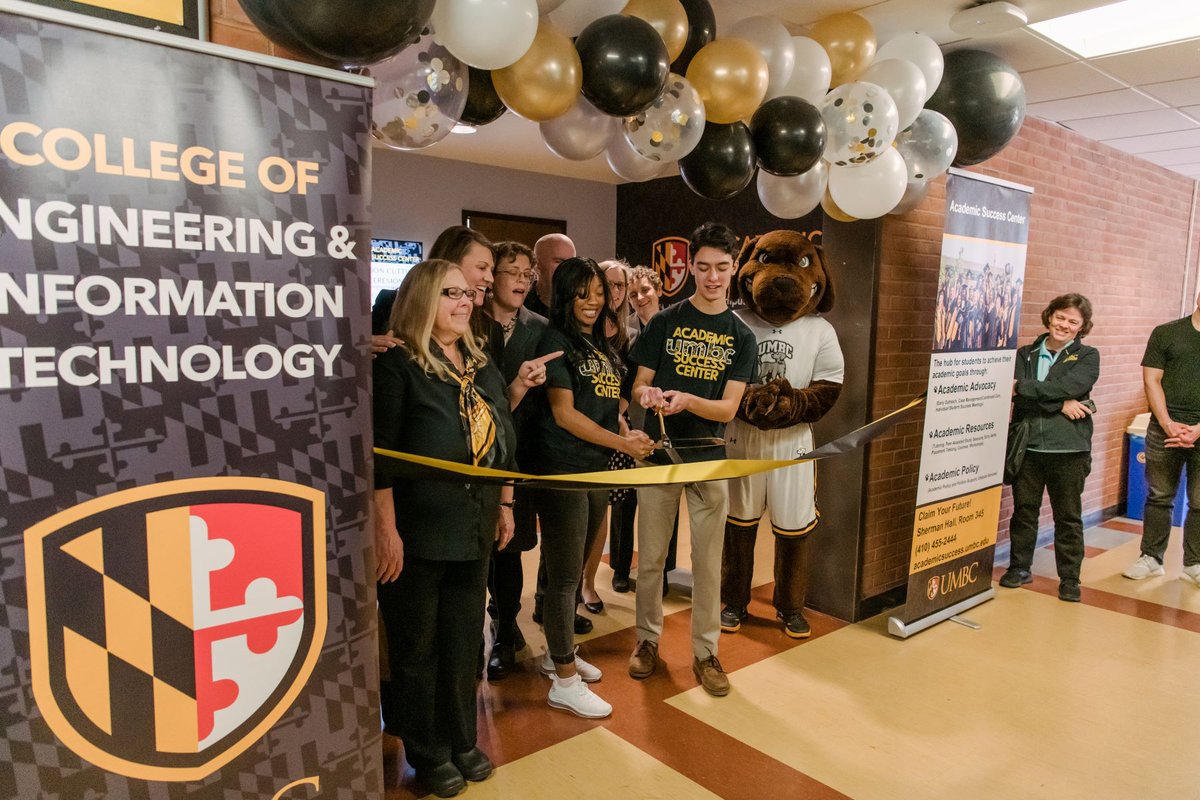 umbccsee's tweet image. The Computing Success Center opened a new facility this Spring.  One of UMBC’s newest tutoring programs, it provides peer-to-peer support to students from any major, taking any course, who have computing questions. #UMBC #UMBCcomputing

umbc.edu/stories/amid-s…