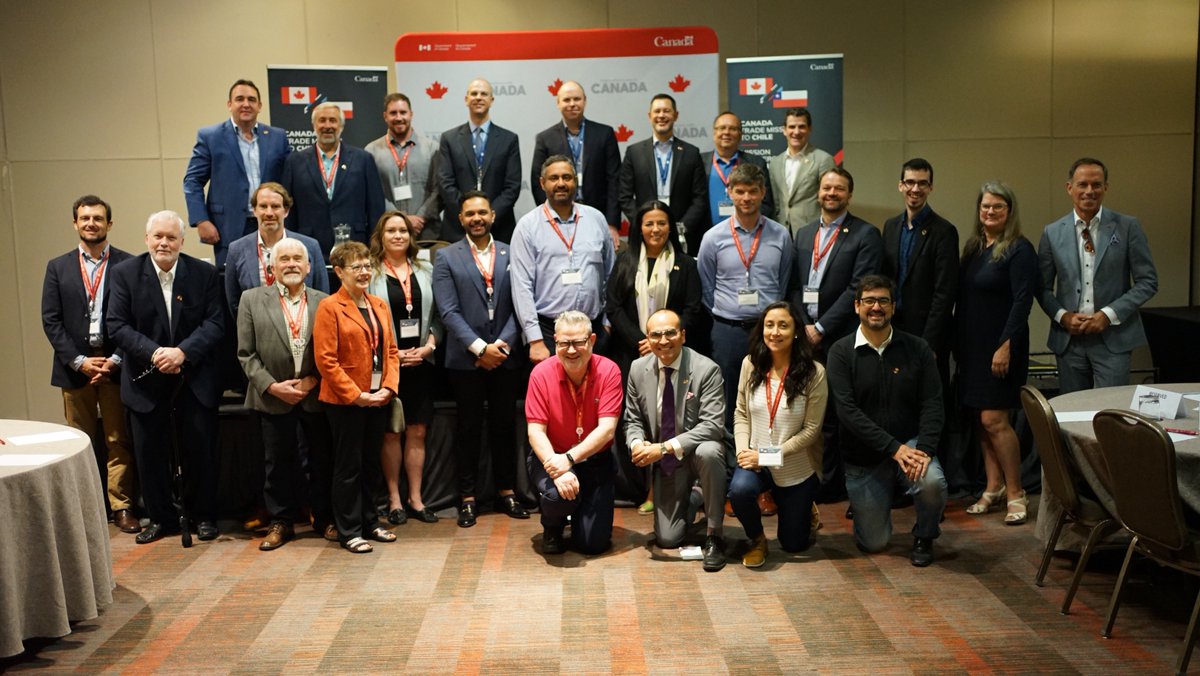 CommerceCanada's tweet image. La #MissionCommercialeDuCanada au Chili est terminée!  

Les principaux points forts sont l'expansion des secteurs des #TechPropres et de la #CroissancePropre et la promotion du #CommerceInclusif.  

Détails sur la réussite de la mission commerciale: ow.ly/ATMY50NKE4j